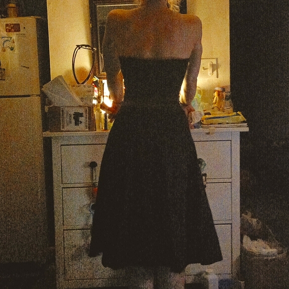LAUNDRY by SHELLI SEGAL-EUC-BLACK-DRESS- TULLE-UNDER-SWEETHEART NECKLINE-BELTED - Picture 9 of 9